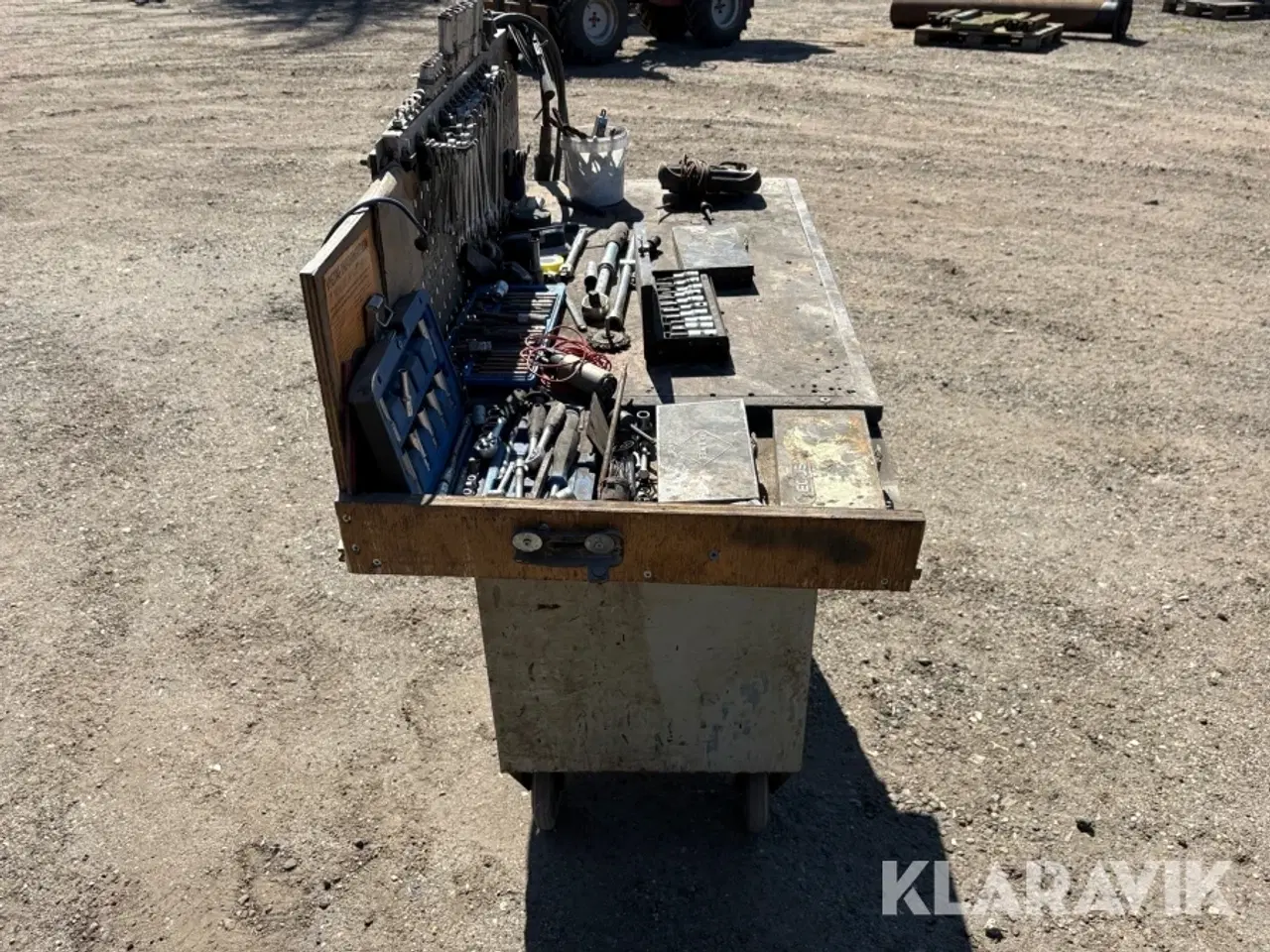 Billede 6 - Værkstedsvogn med indhold