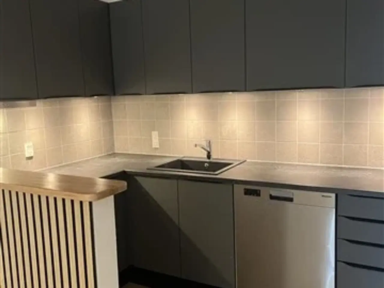 Billede 1 - Helt nyt køkken og bad i skøn 2 værelses lejlighed i Viborg