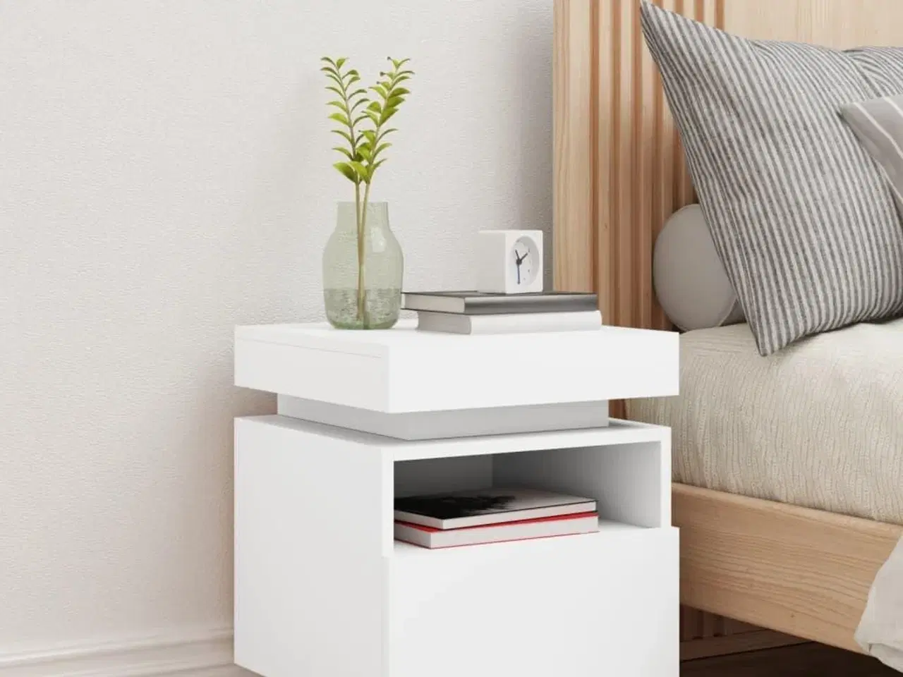 Billede 3 - Sengebord med LED-lys 40x39x48,5 cm hvid