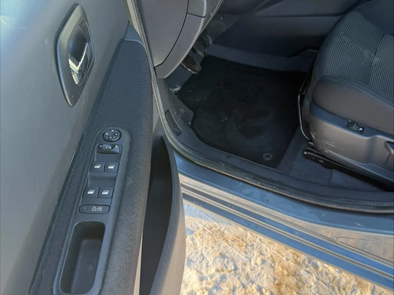 Billede 7 - pæn og økonomisk peguet 5008