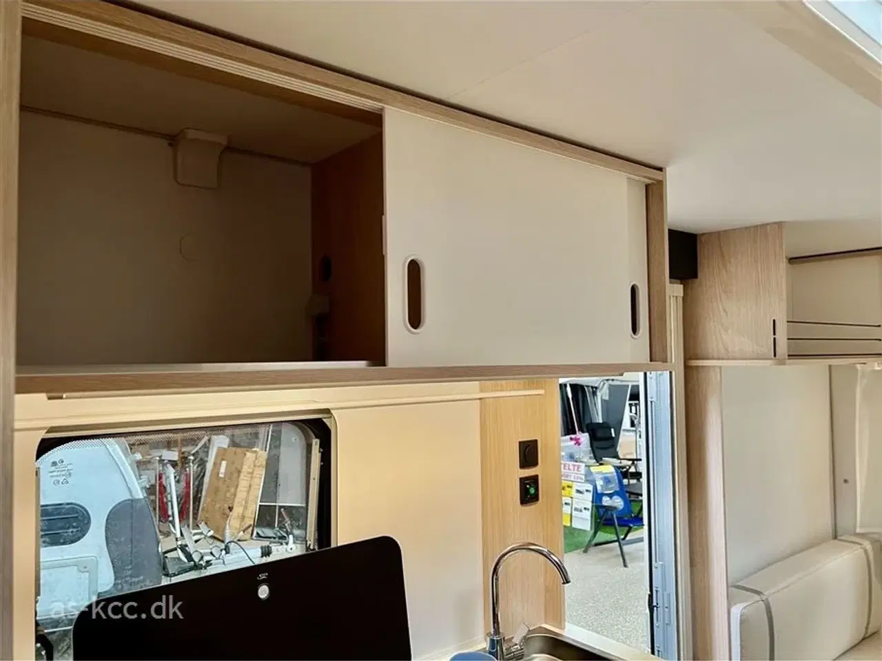 Billede 7 - 2025 - Adria Aviva 492 LU   Adria Aviva 492 LU årg. 2025 med endesiddegruppe og 2 enkeltsenge med udtræk 5 sovepladser og 4 siddepladser