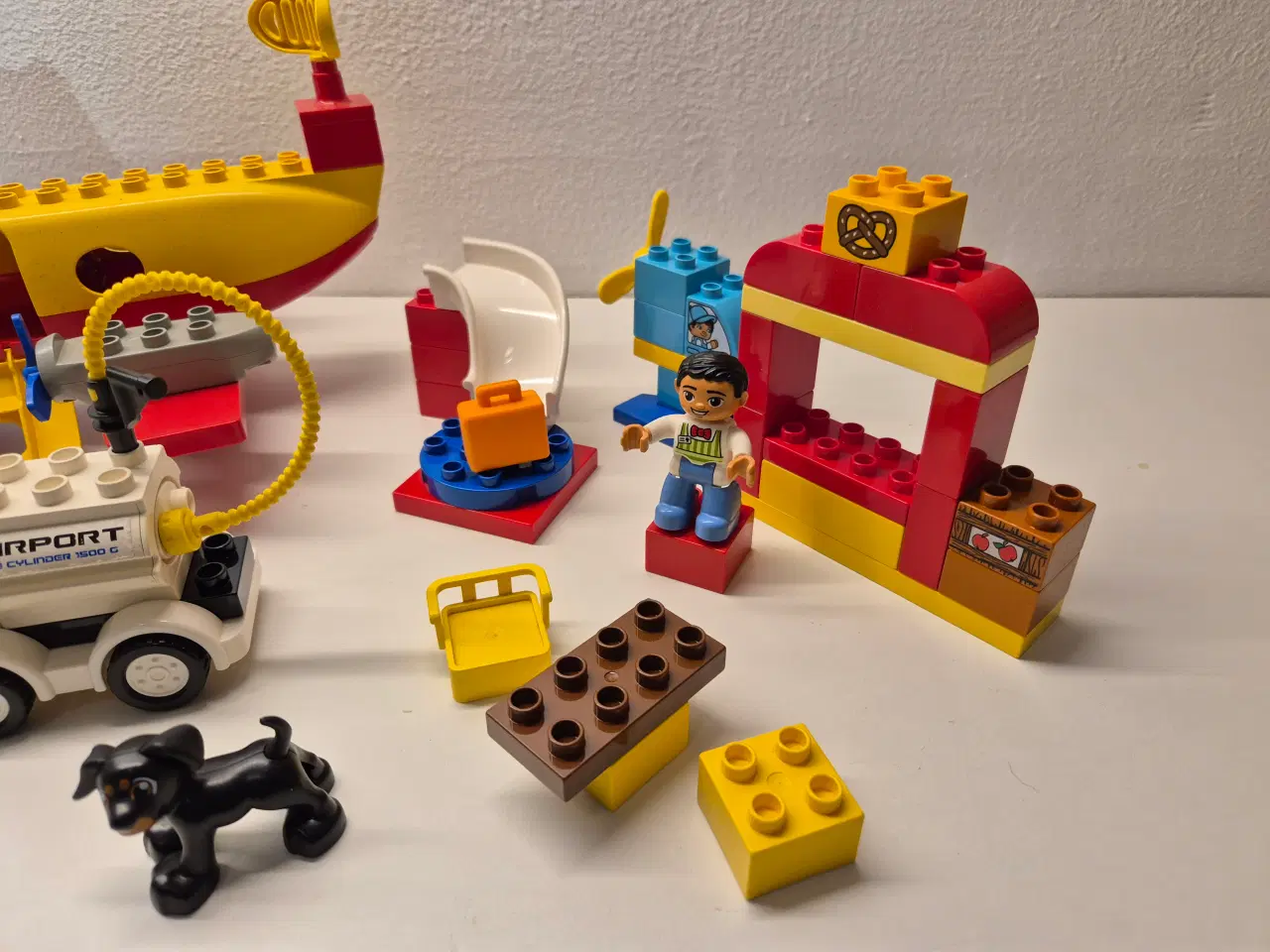 Billede 2 - Duplo Lufthavn, Fly, Mennesker samt forskellige fi