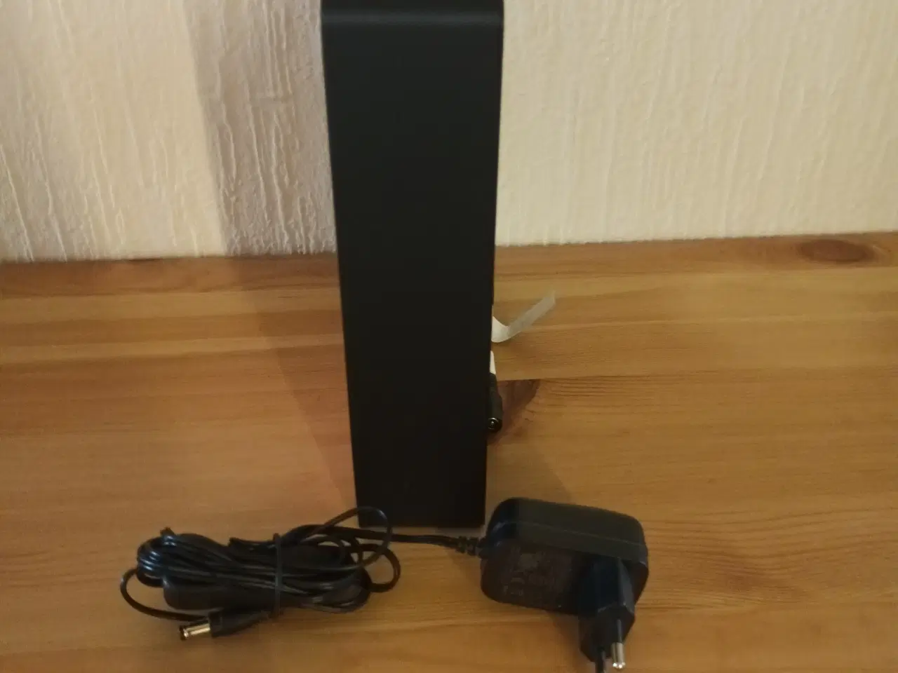 Billede 3 - Sjov LED Lampe med Logo Sort / Rød / Hvid / Gul 