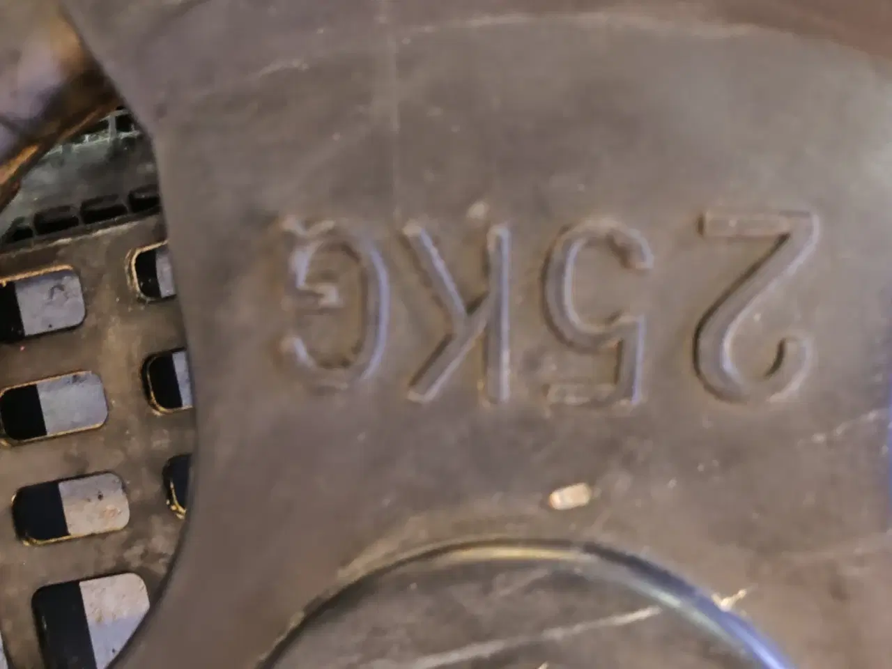 Billede 5 - Vægtskiver 25 kg pr stk, 2 stk, samlet pris. Fast