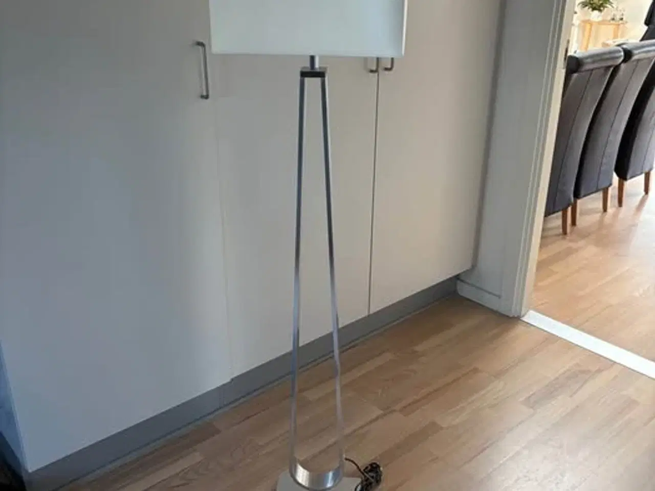Billede 1 - Flot standerlampe sælges