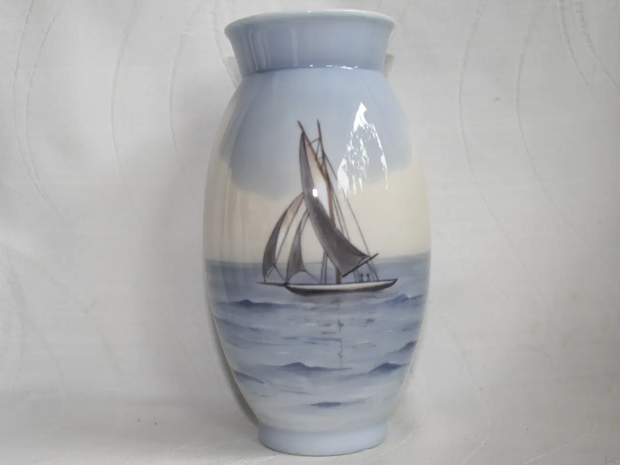 Billede 1 - Vase med sejlskib fra Bing og Grøndahl