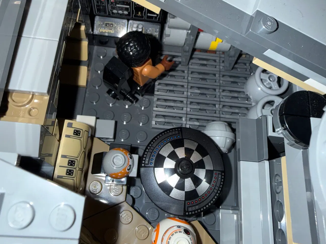 Billede 4 - Lego Star Wars Millennium Falcon 75192