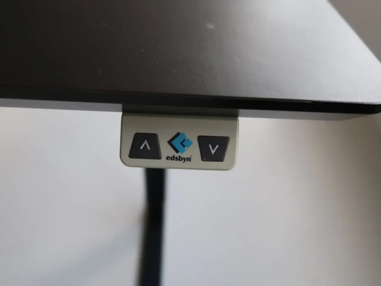 Billede 3 - 2 stk. computerskærme SAMSUNG F24T452FQR, dockingstation DELL, tastatur