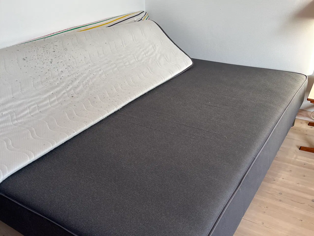 Billede 1 - Boks seng på ben