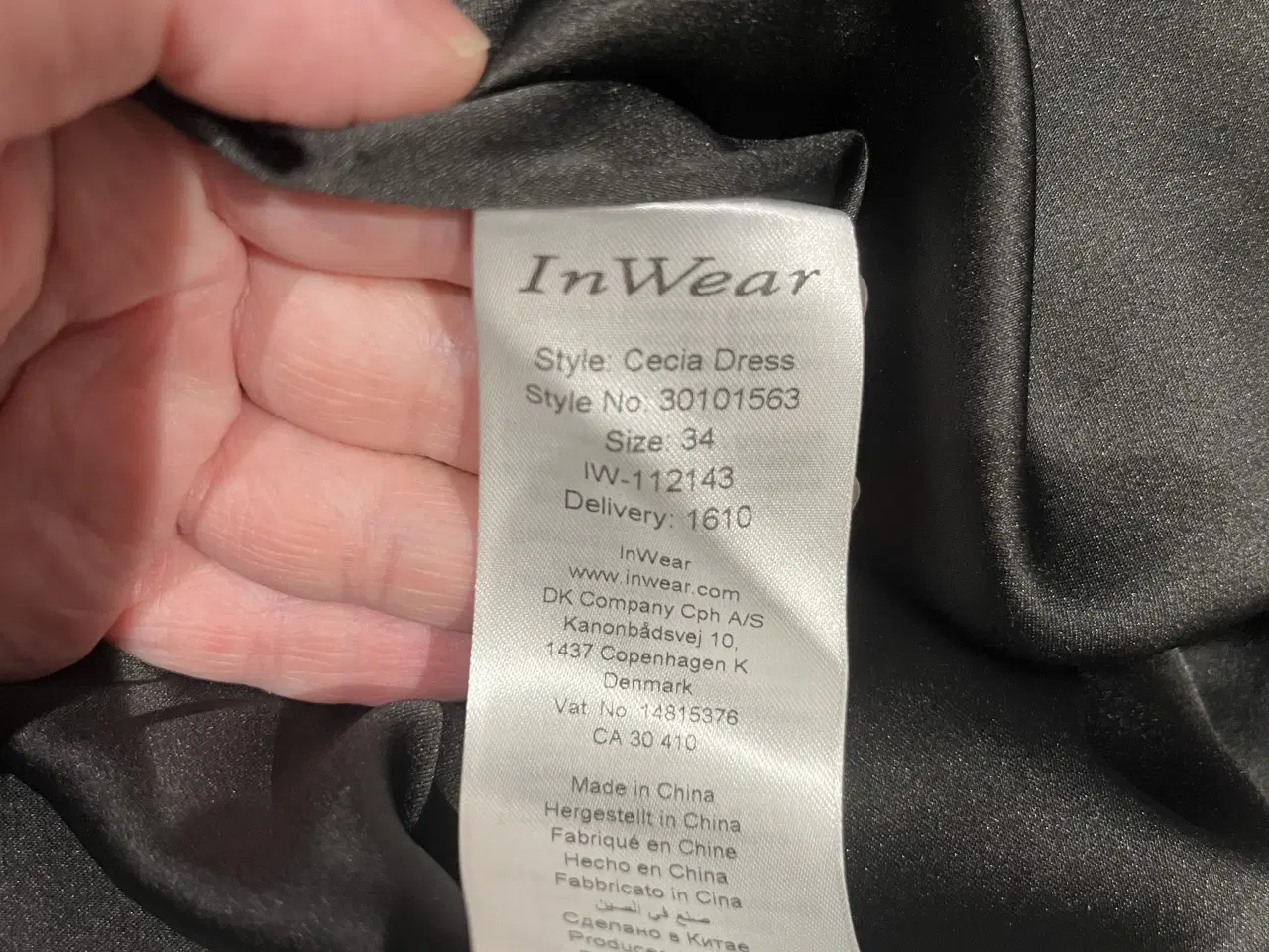 Billede 7 - Smuk Festkjole/pallietkjole str. 34