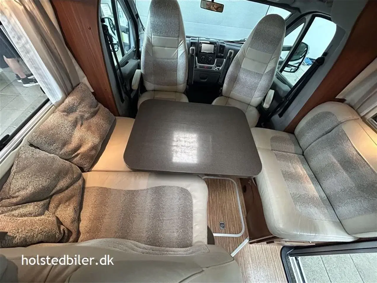 Billede 9 - 2011 - Adria Coral 670 SLT   5 selepladser - km KUN 72000 - 2 enkeltsenge.