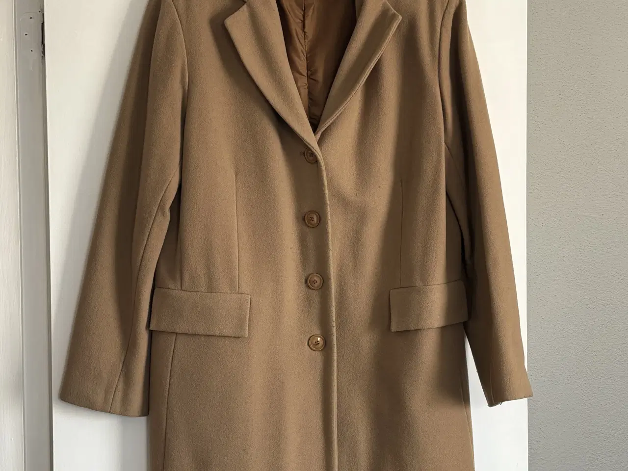 Billede 1 - Easy Comfort brun frakke, størrelse 44