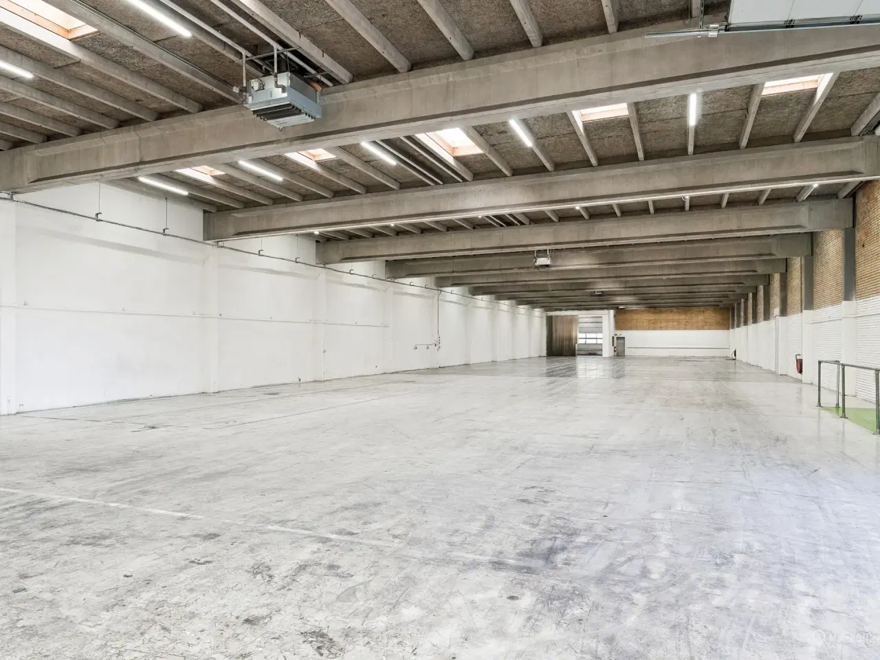 Billede 11 - 1.629 m² logistikejendom med last mile-placering og nyinstalleret rampe i Hvidovre