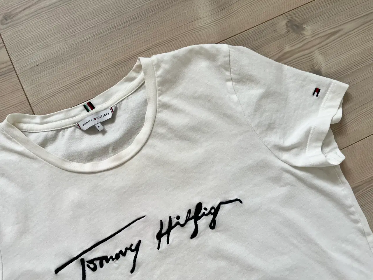 Billede 3 - T-shirt, Bluse, Tommy Hilfinger str. M