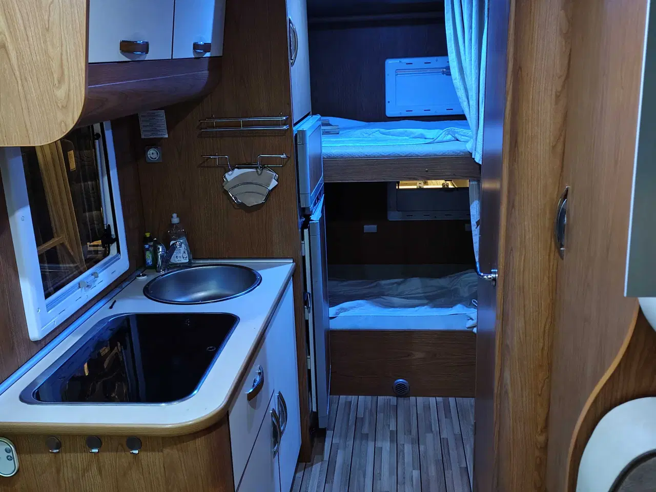 Billede 2 - Autocamper med køje, til den store familie.