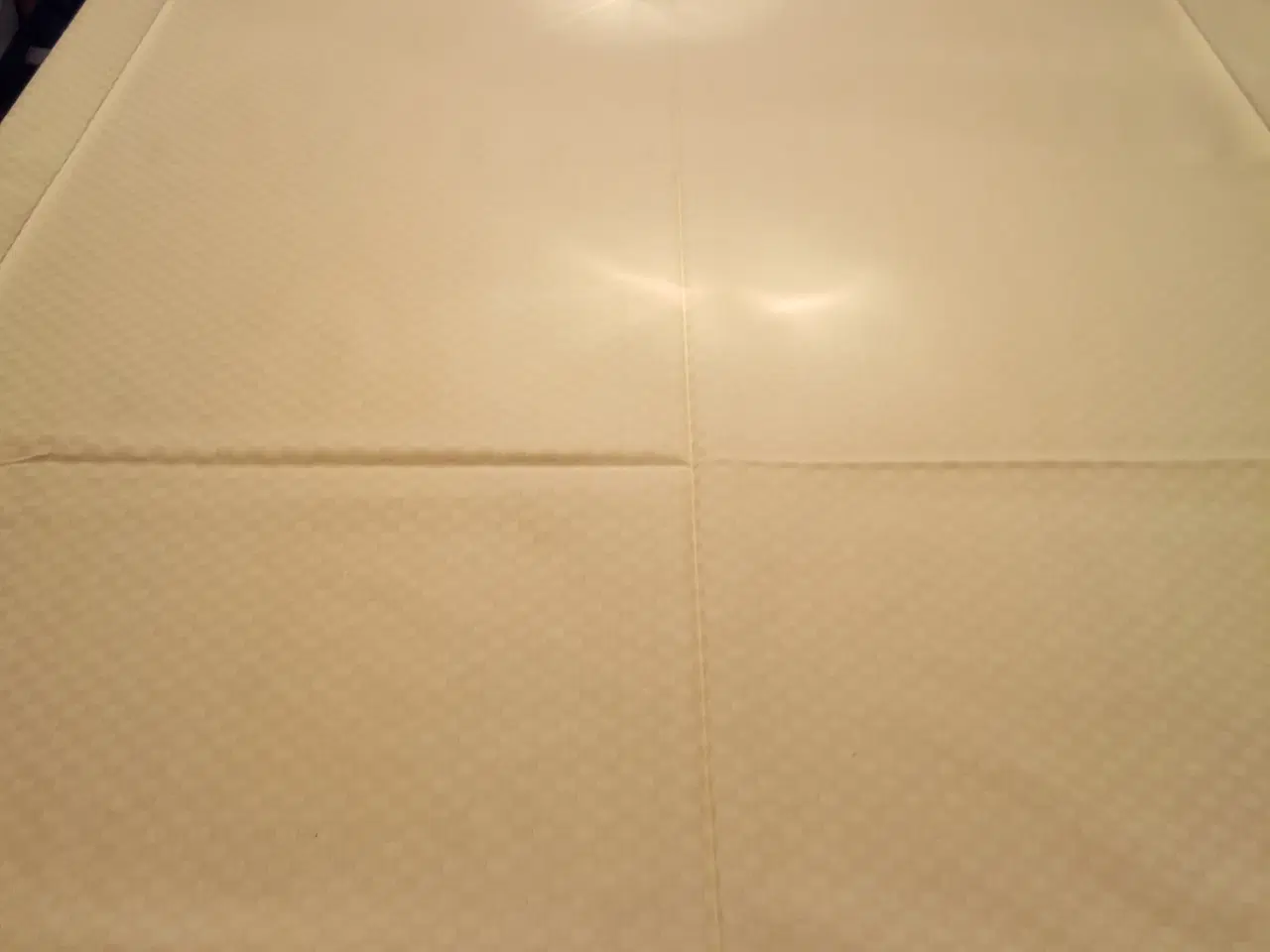 Billede 2 - Dug - Gul med 8 servietter + 2 stk stof