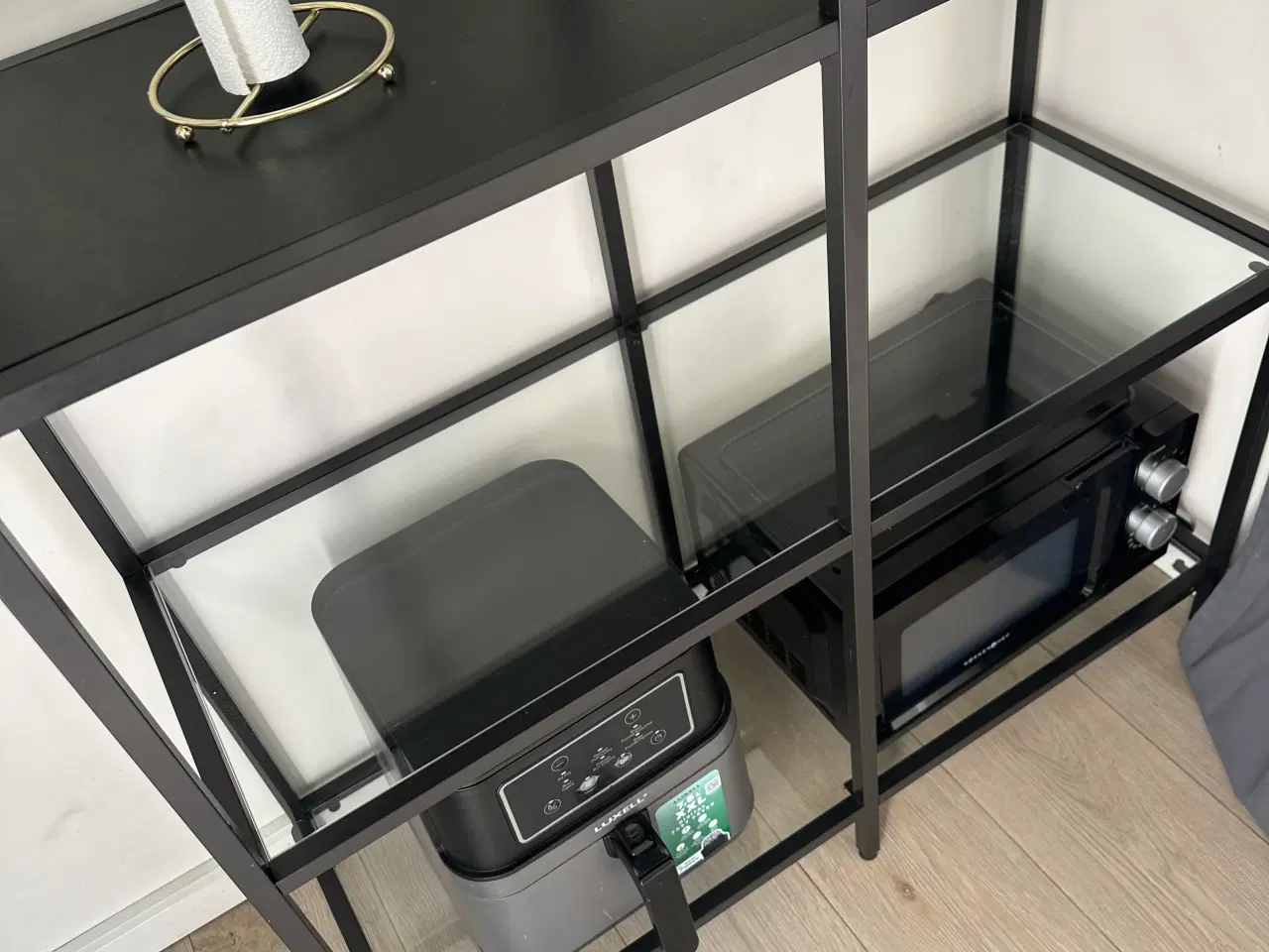 Billede 5 - sort reol med glasplader