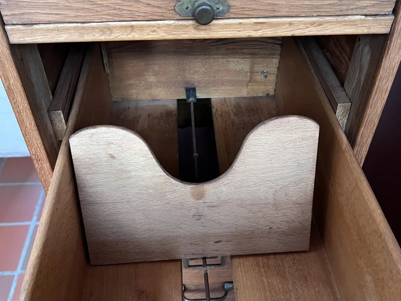 Billede 9 - Arkivskab i egetræ