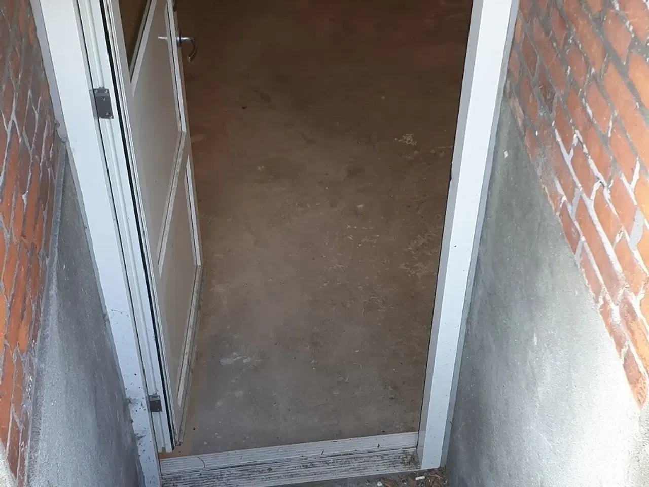 Billede 3 - Kælder lokale med egen nedgang fra gade - til lager/lign