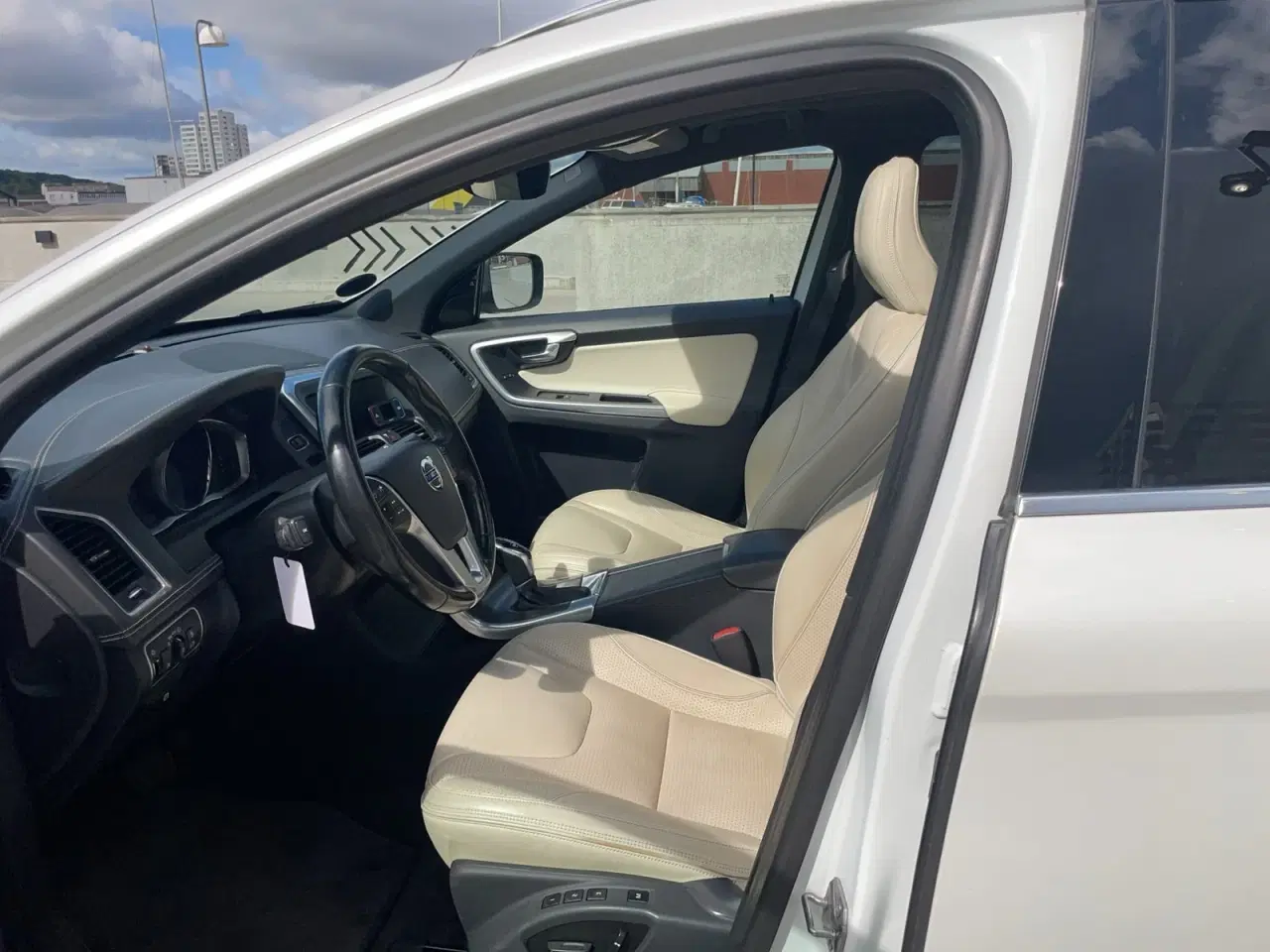 Billede 9 - Volvo XC60 2,0 D4 190 Momentum aut.