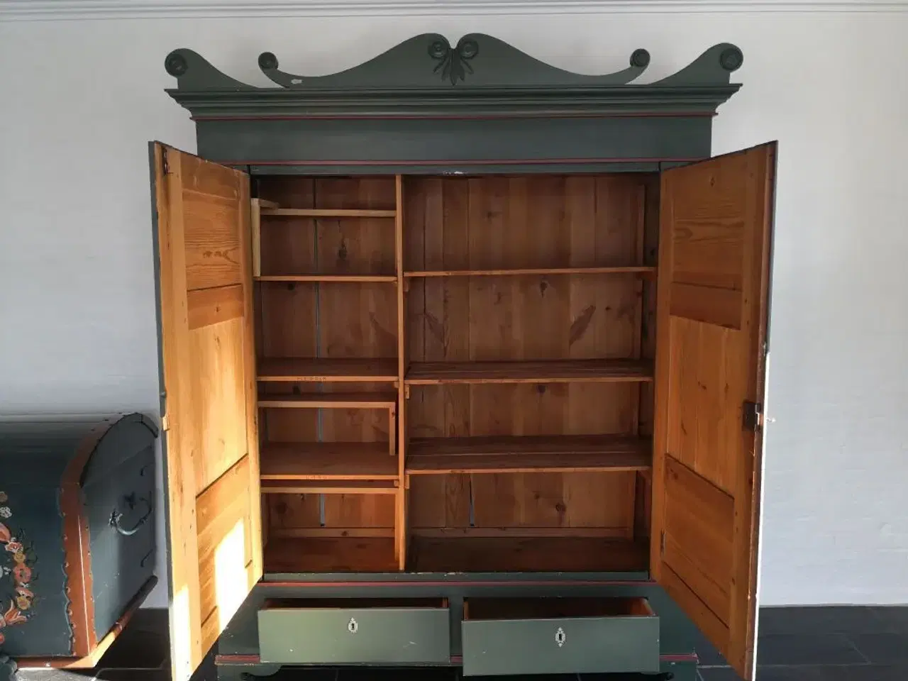 Billede 4 - Flot antik skab