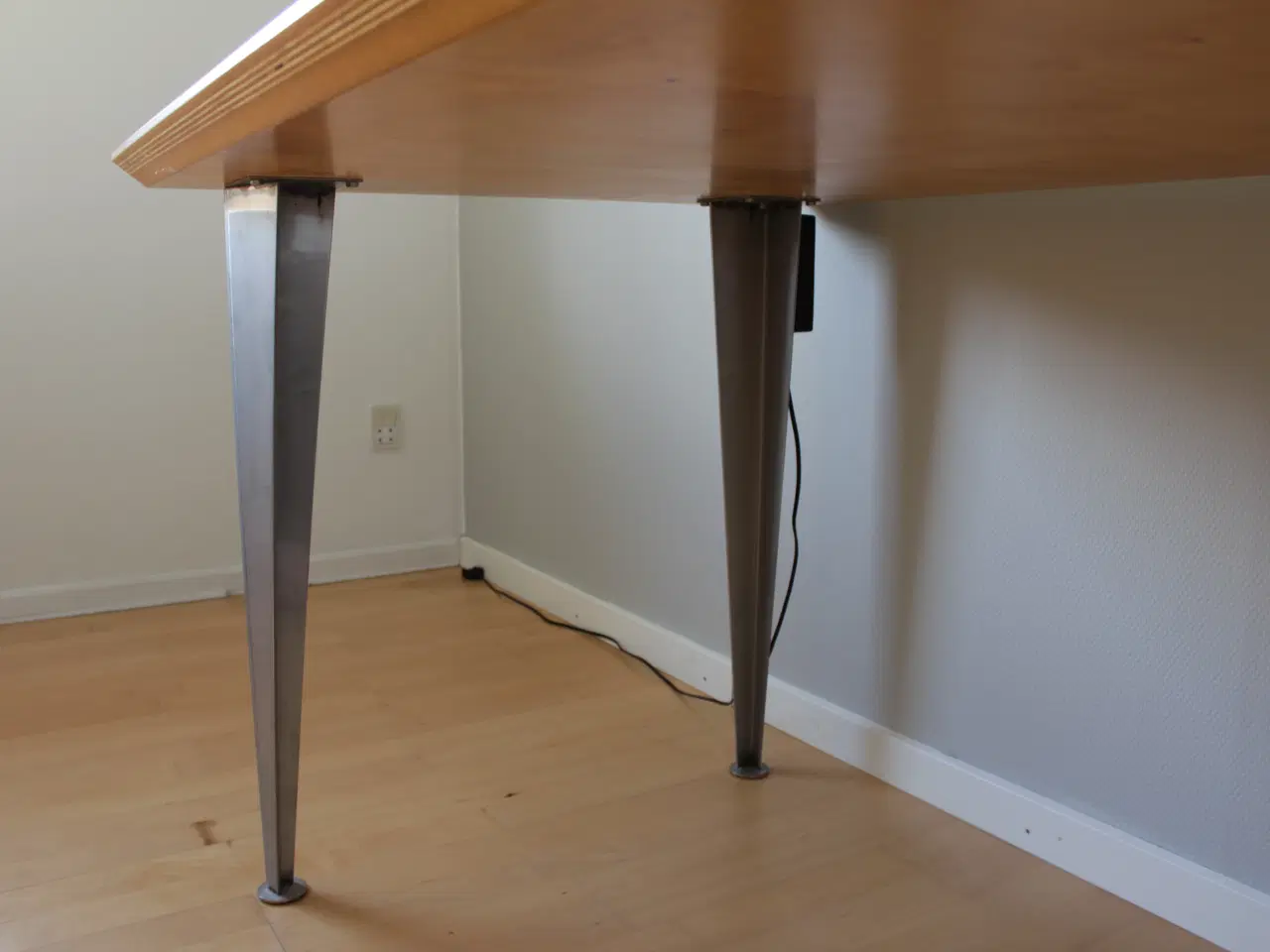 Billede 8 - Skrivebord  arbejdsbord  spisebord