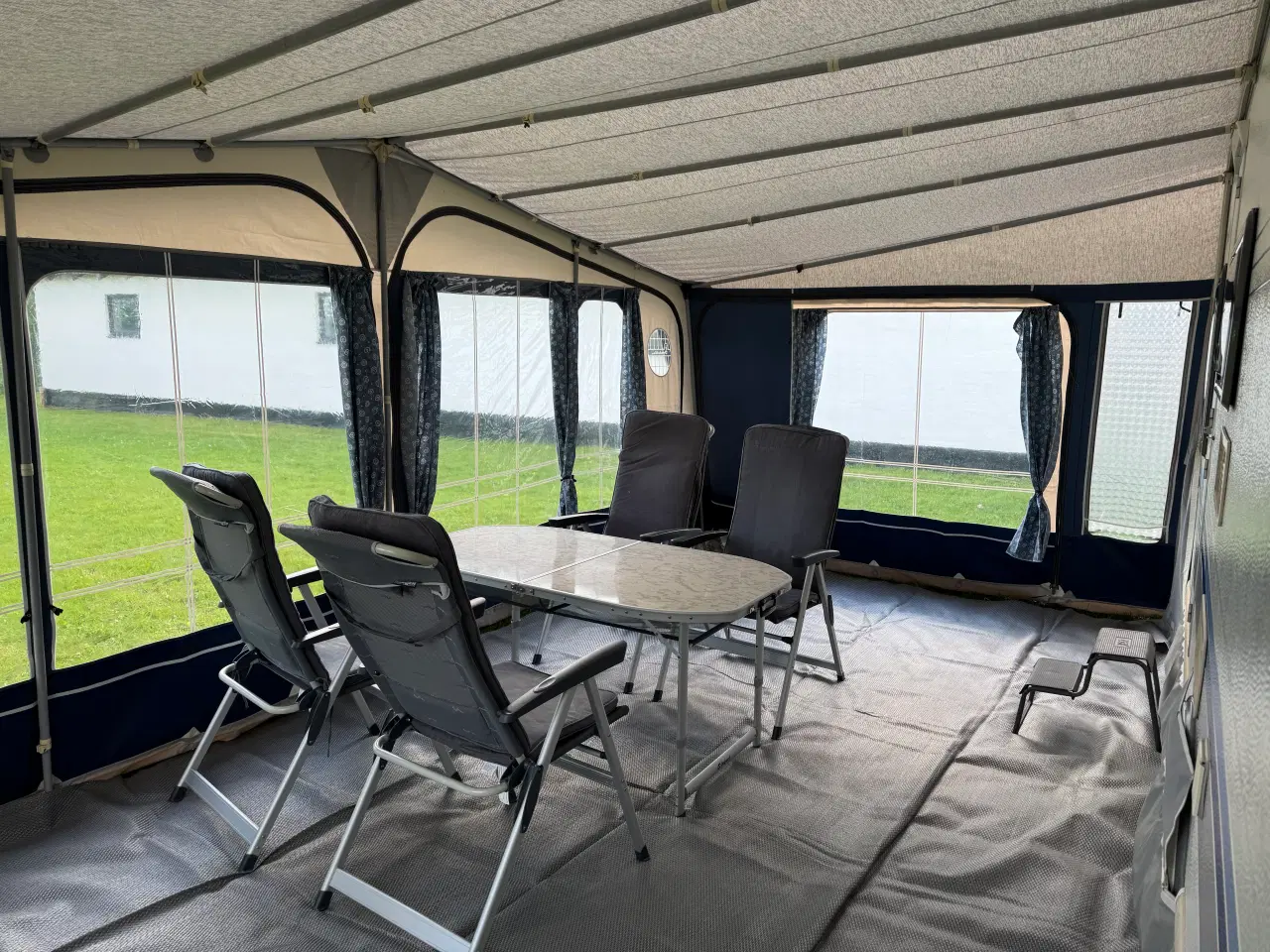 Billede 15 - Hobby 560 KMFE de luxe easy+mover, fortelt, løsøre