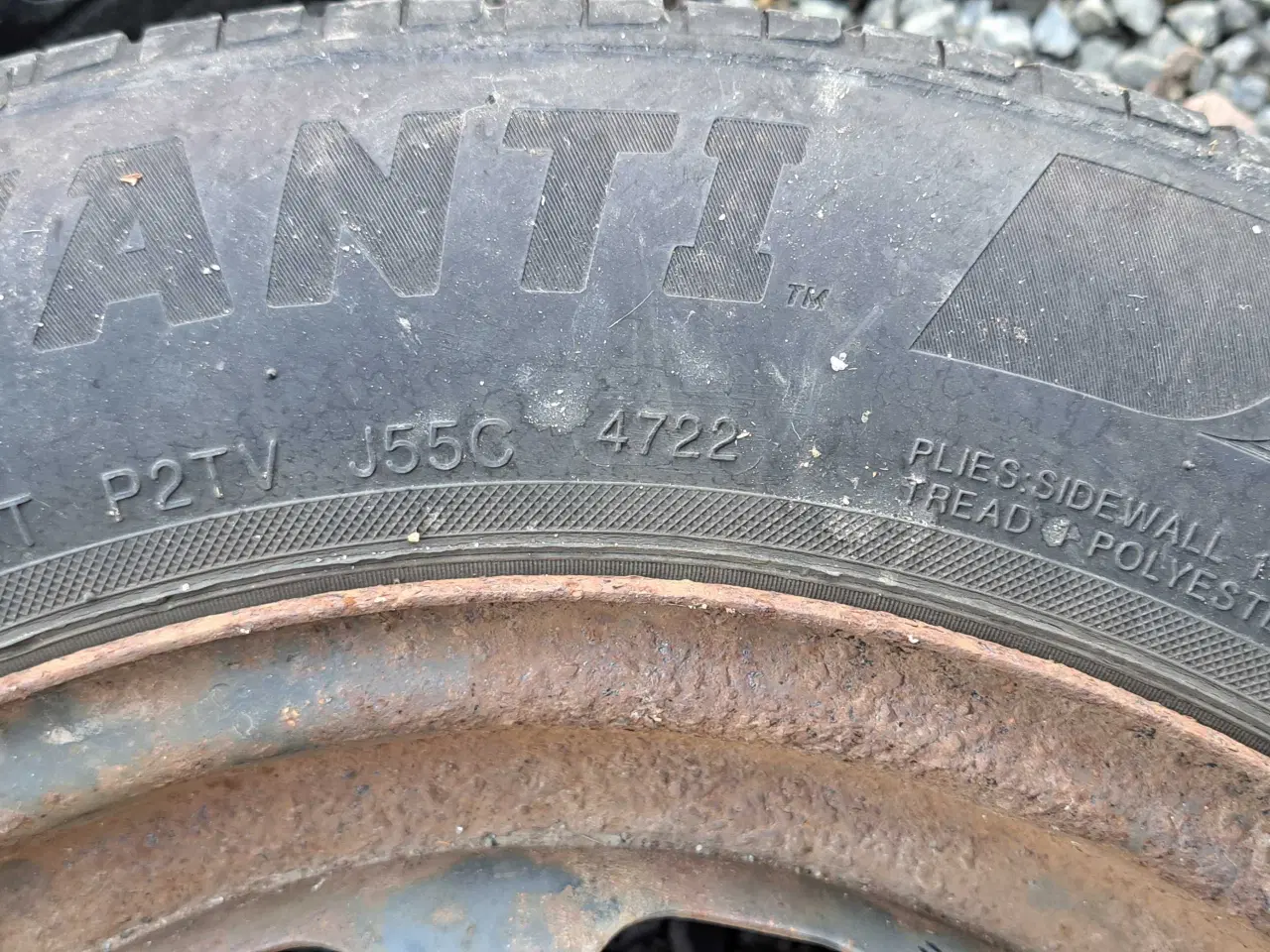 Billede 8 - Helårsdæk på fælge 