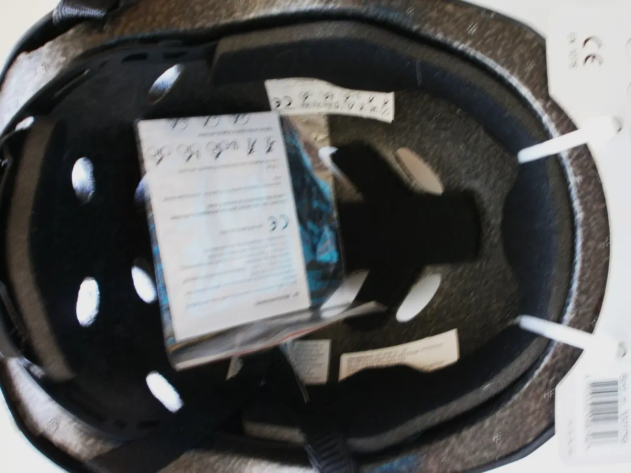 Billede 4 - 2 sk. NYE SKATER-, CYKELHJELM, sort, str. 55-59 cm