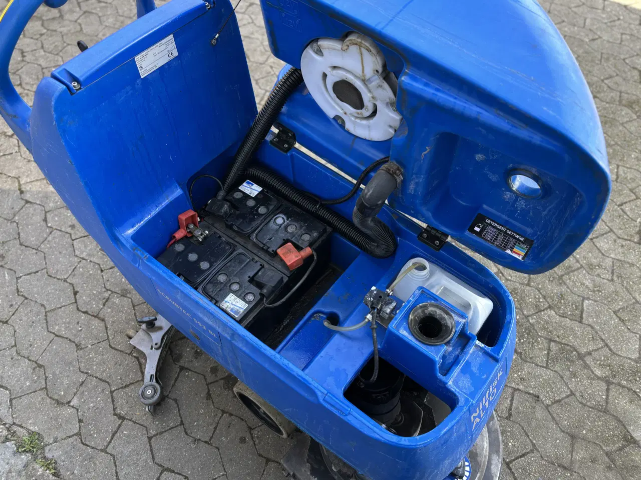 Billede 10 - Gulvvasker Nilfisk Scrubtec 553 BL Combi