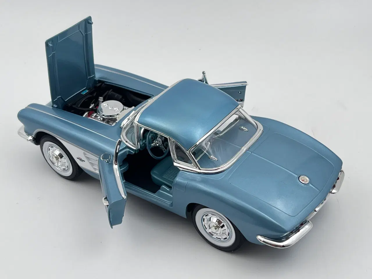 Billede 5 - 1961 Chevrolet Corvette 1:18  Super flot 