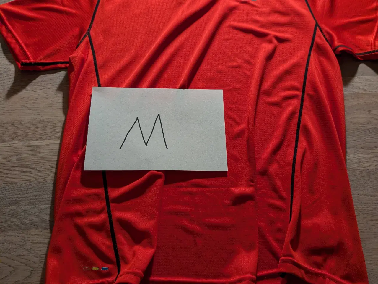 Billede 6 - 17 assorterede løbetrøjer fra newline