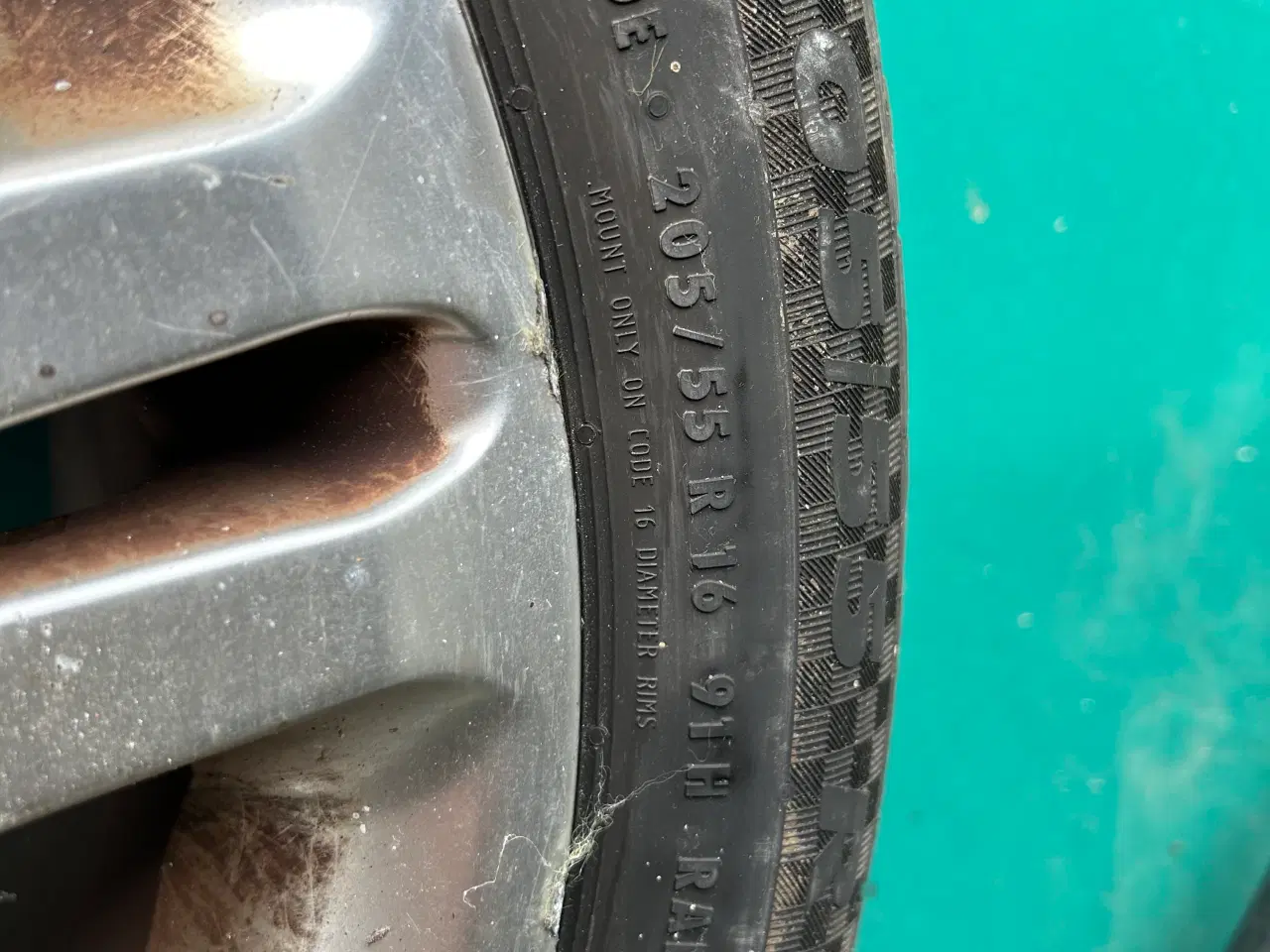 Billede 3 - Mercedes fælge med slidte dæk