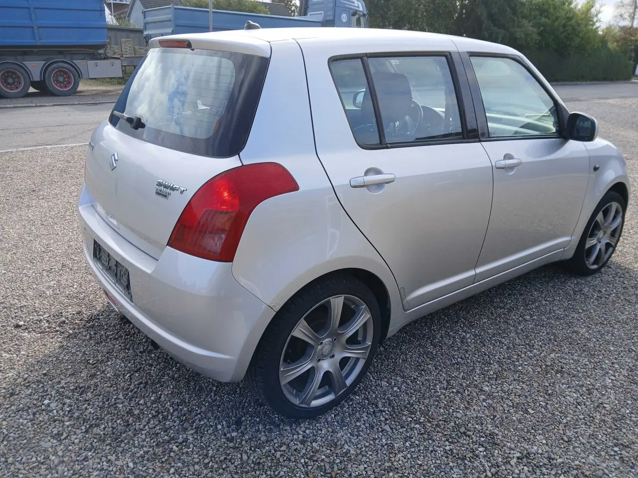 Billede 3 - Suzuki Swift 1,3  5 dørs. Til CVR
