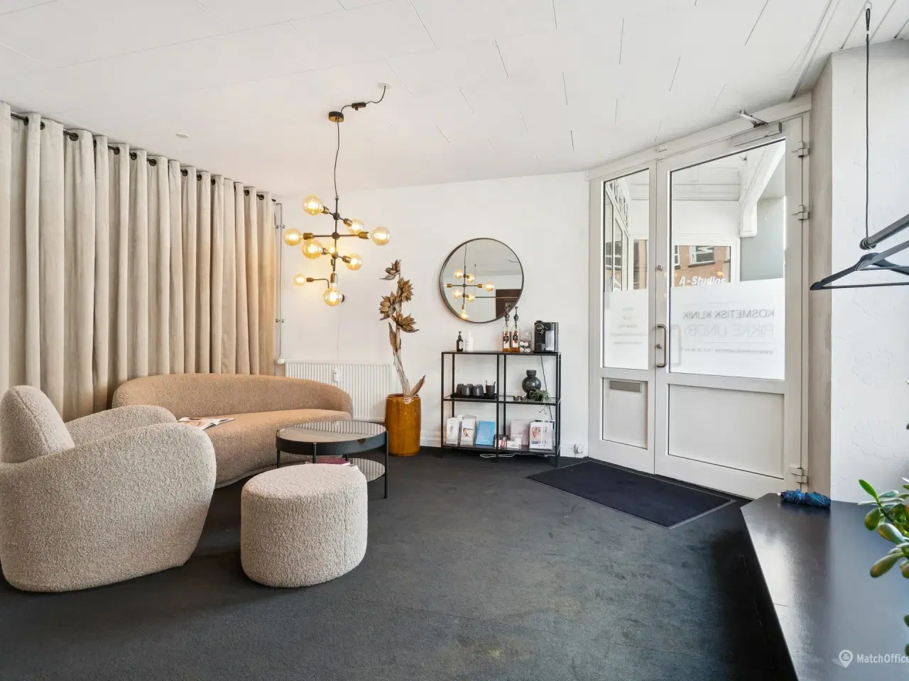 Billede 5 - Butik/klinik/kontor med store facadevinduer