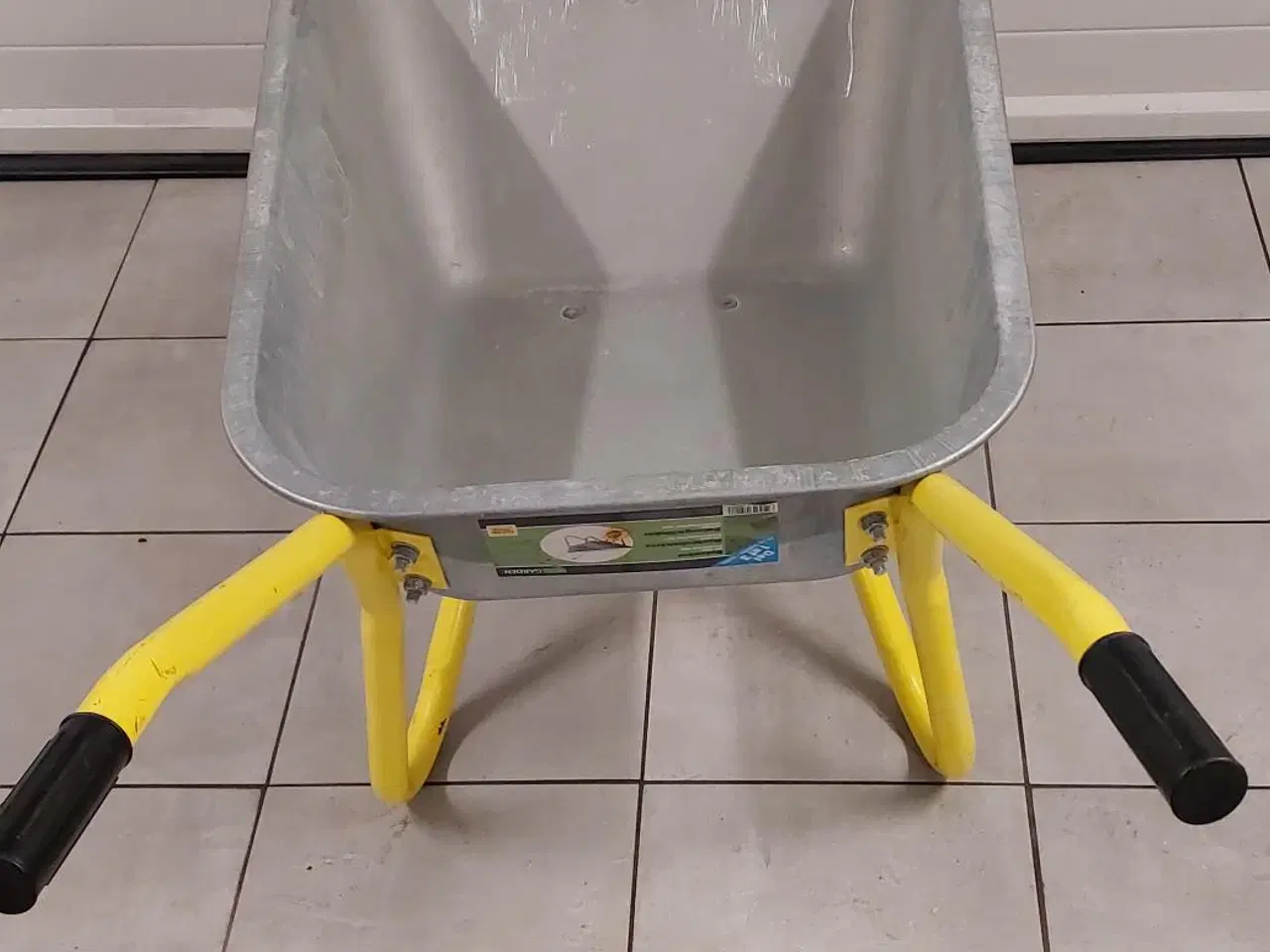 Billede 3 - Beton trillebør - kun brugt en gang til sand