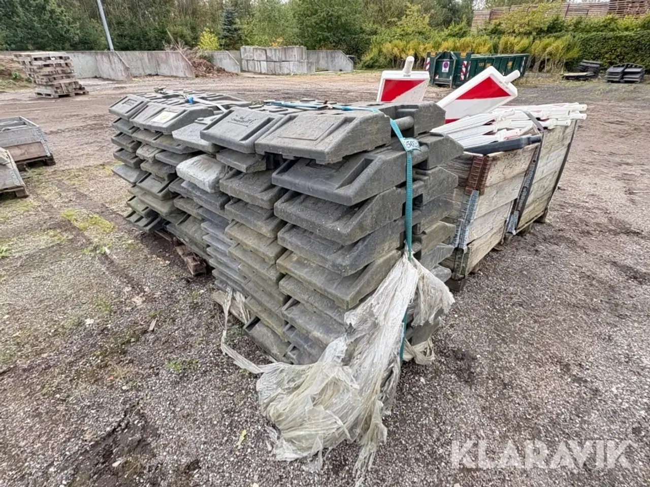 Billede 3 - Skilte og fødder