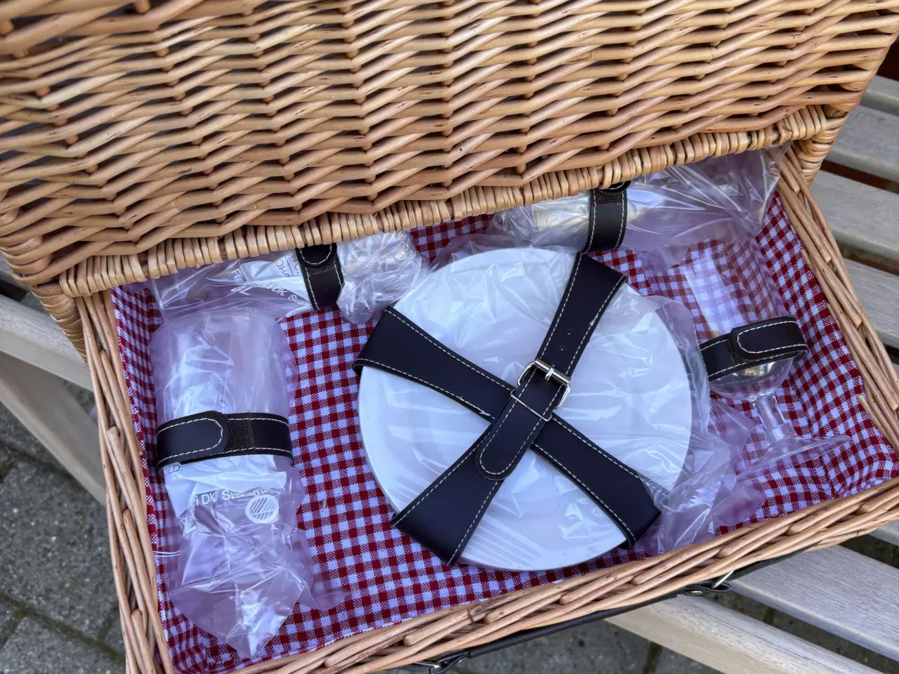 Billede 2 - Picnic kurv på hjul
