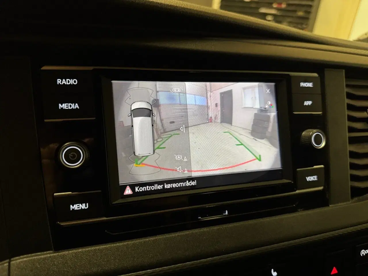 Billede 9 - VW Transporter 2,0 TDi 110 Kassevogn kort