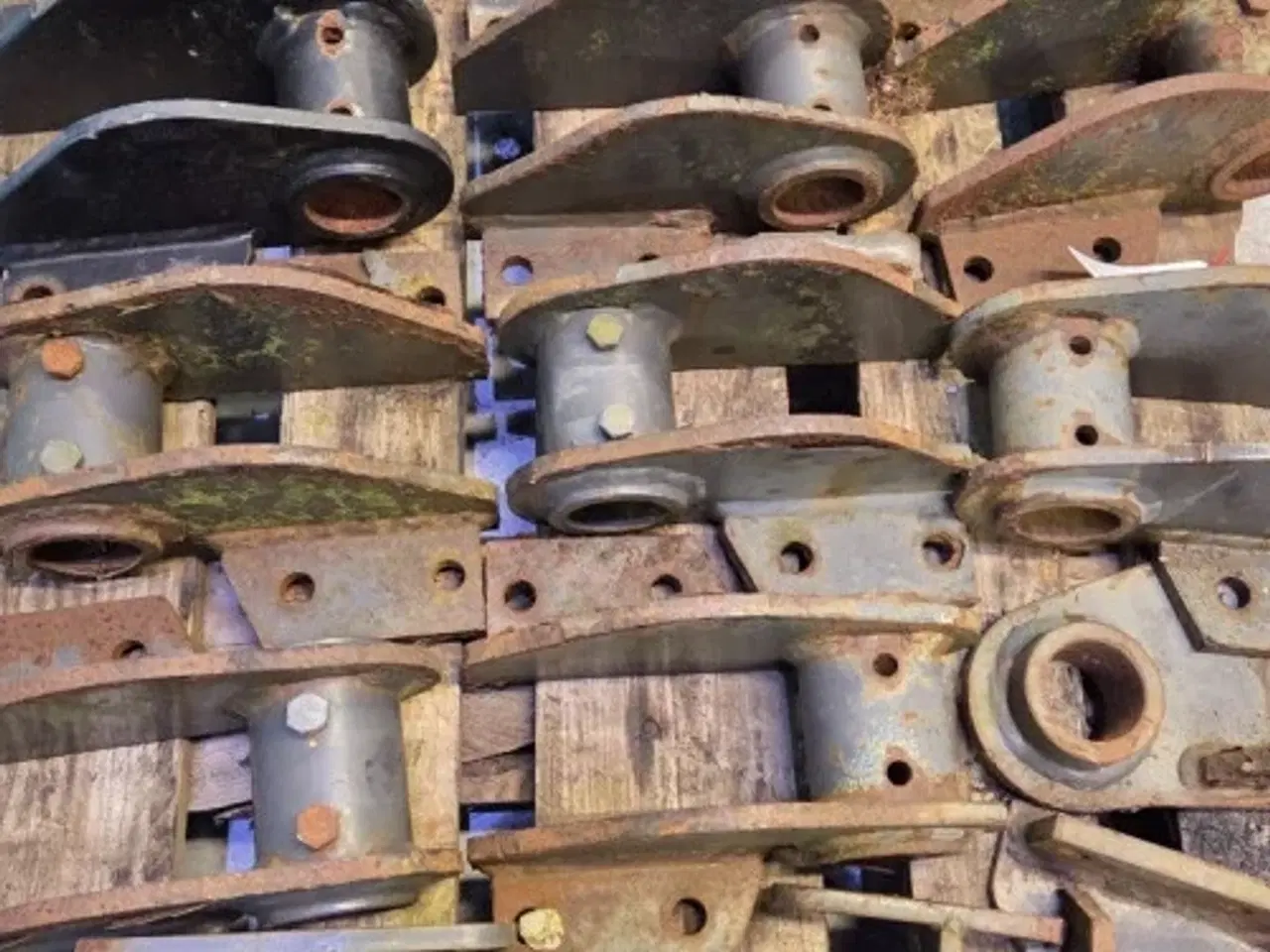 Billede 16 - New Holland B115C Dele til Pallegafler 87310374