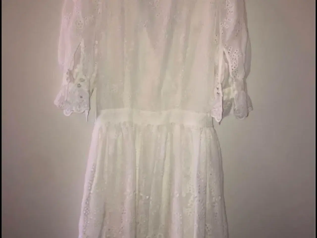 Billede 4 - Hvid kjole 