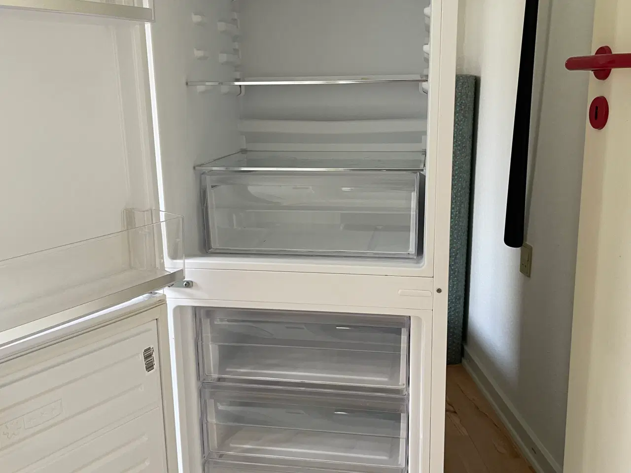 Billede 3 - Gram køke-fryseskab
