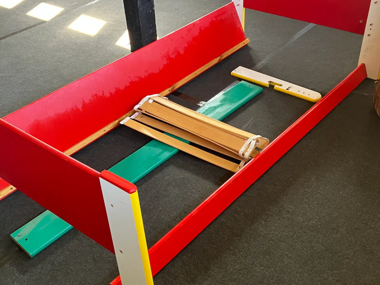 Billede 3 - Børneseng uden store skrammer