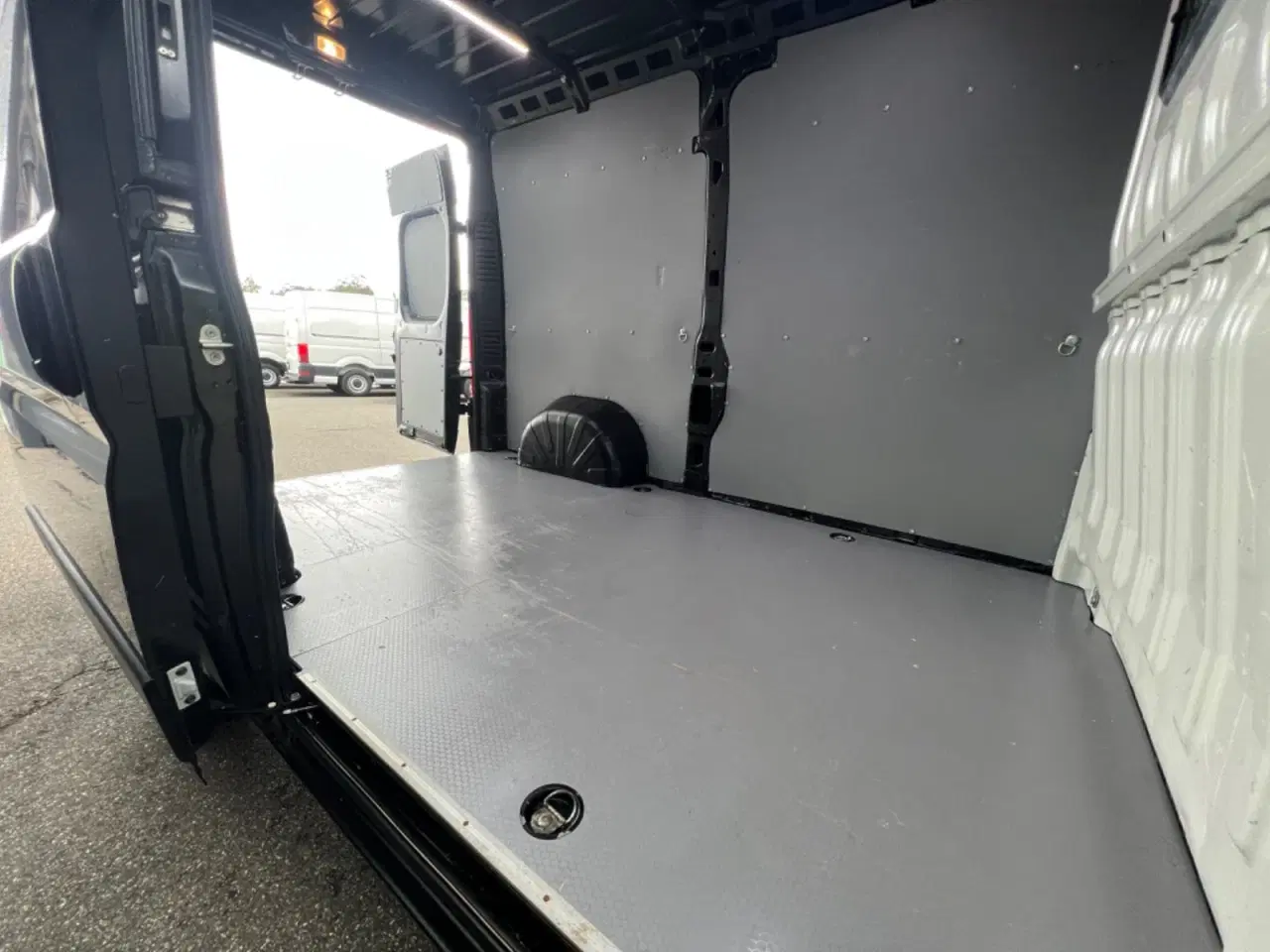 Billede 10 - Peugeot Boxer 335 2,2 BlueHDi 165 L2H2 Premium