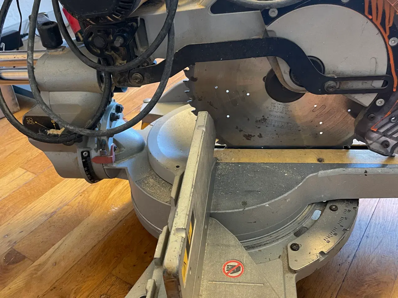 Billede 7 - Kap/ gerings sav DeWalt 