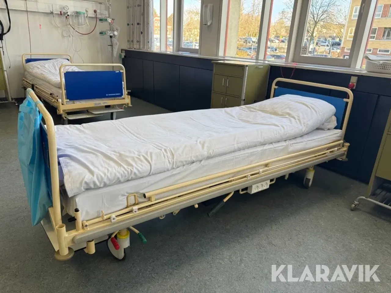 Billede 3 - Hospitalsseng med rullebord 7 styk
