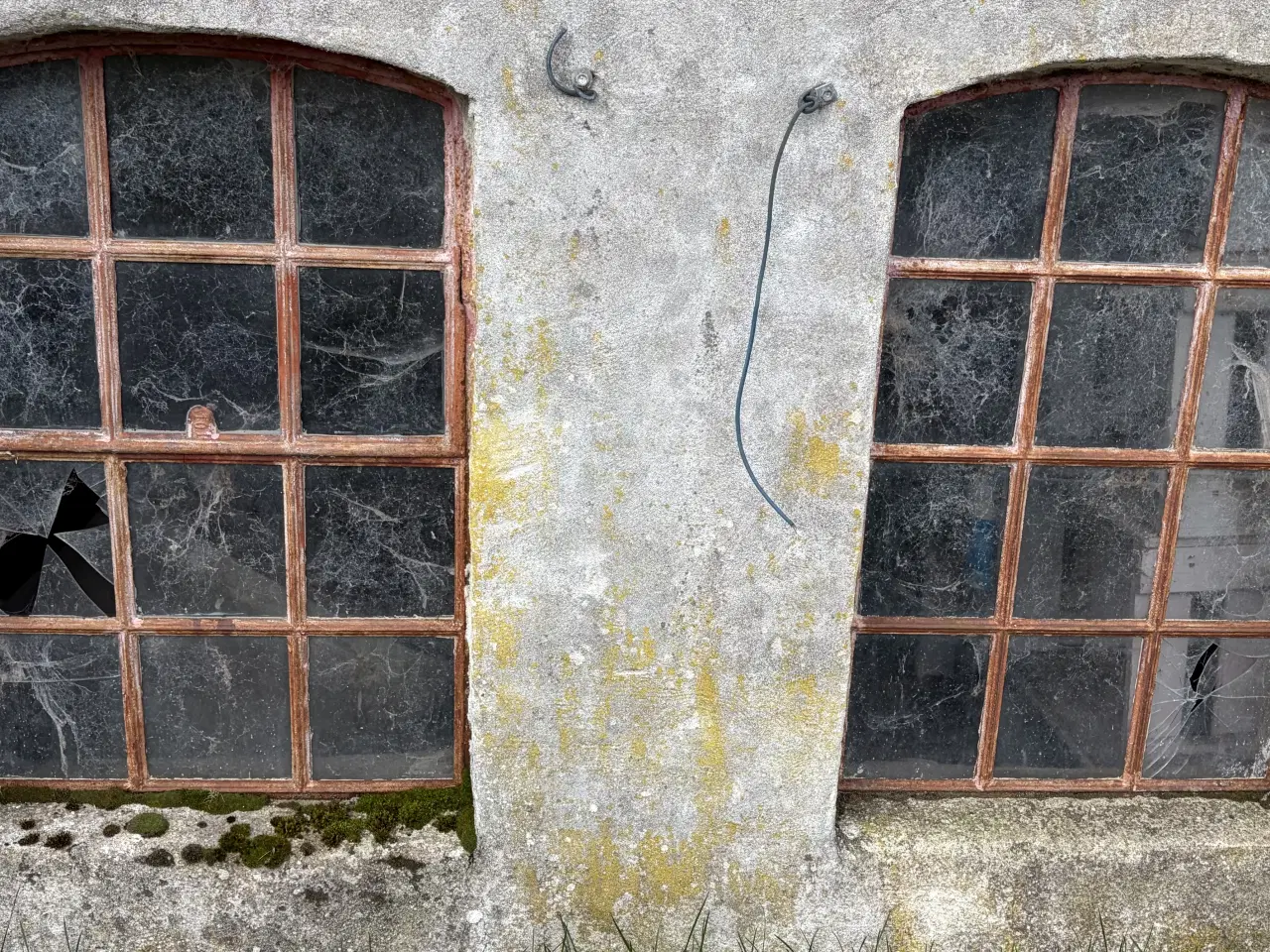 Billede 6 - Støbejern sprossede staldvinduer