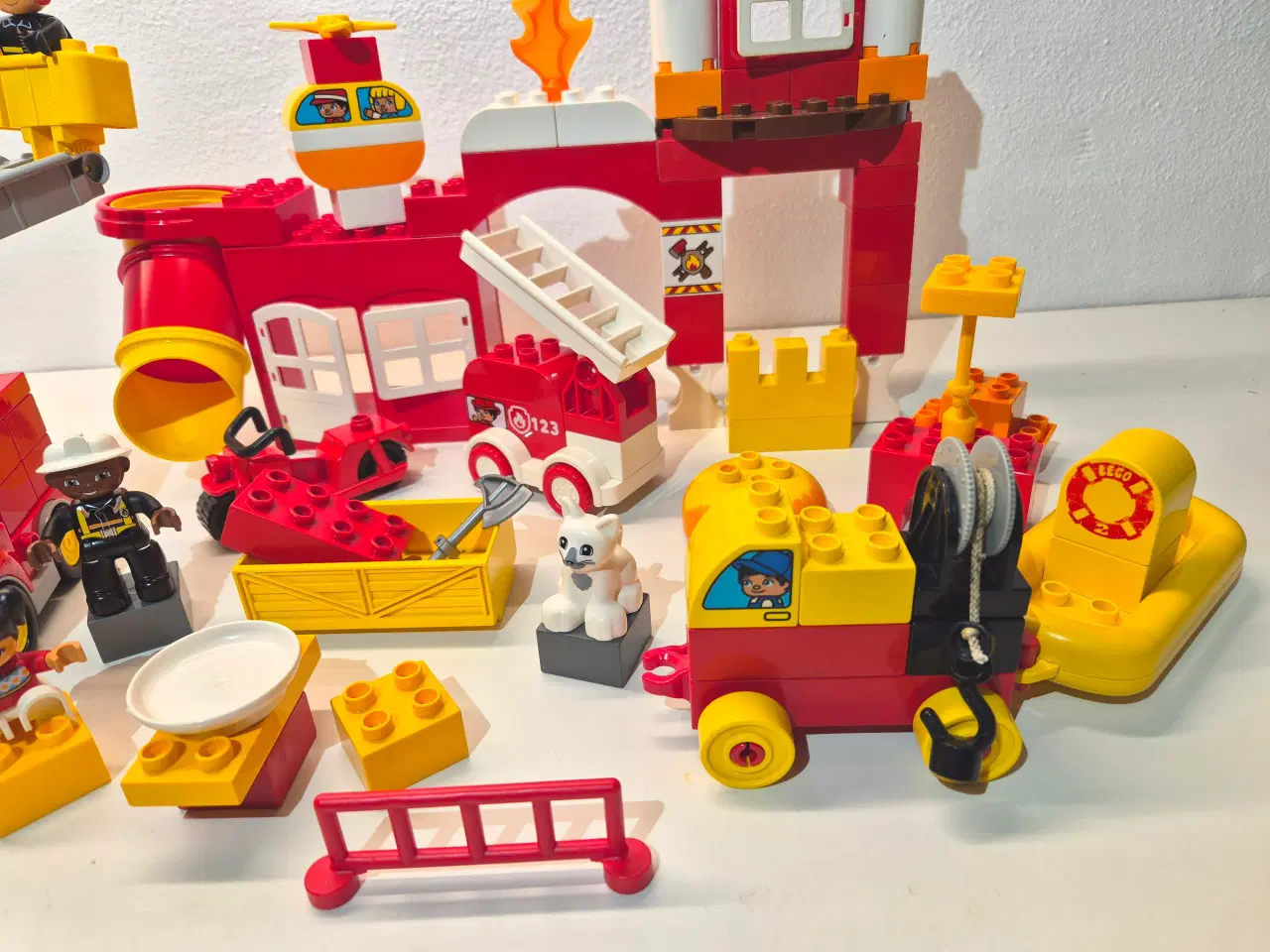 Billede 3 - Duplo Brandstation, Stigevogn, Motorcykel, Bygning