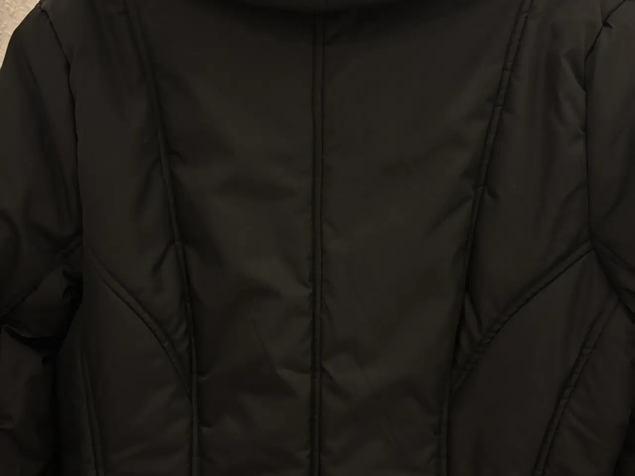 Billede 9 - Smuk b.young vatteret dunjakke (Str. L)