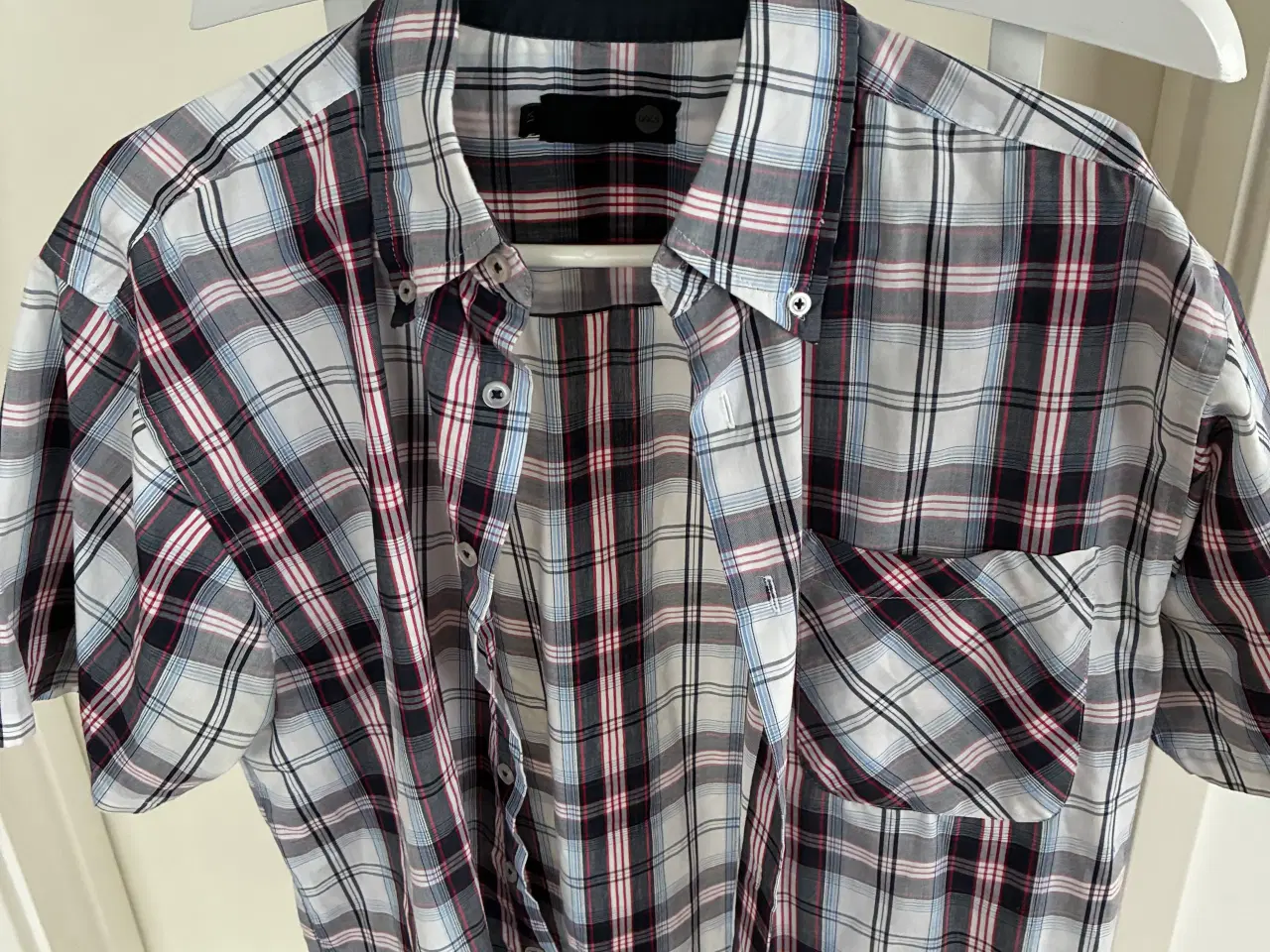 Billede 1 - Ternet skjorte